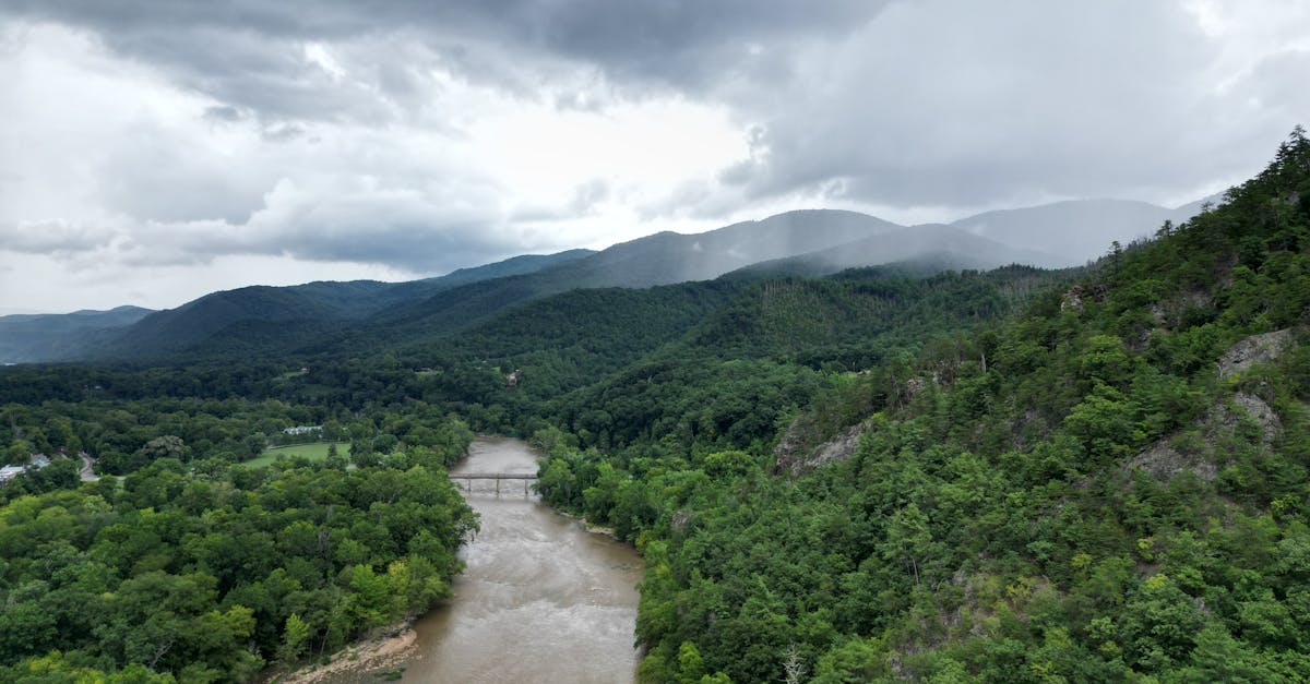 Your Complete Travel Guide to Hot Springs, North Carolina
